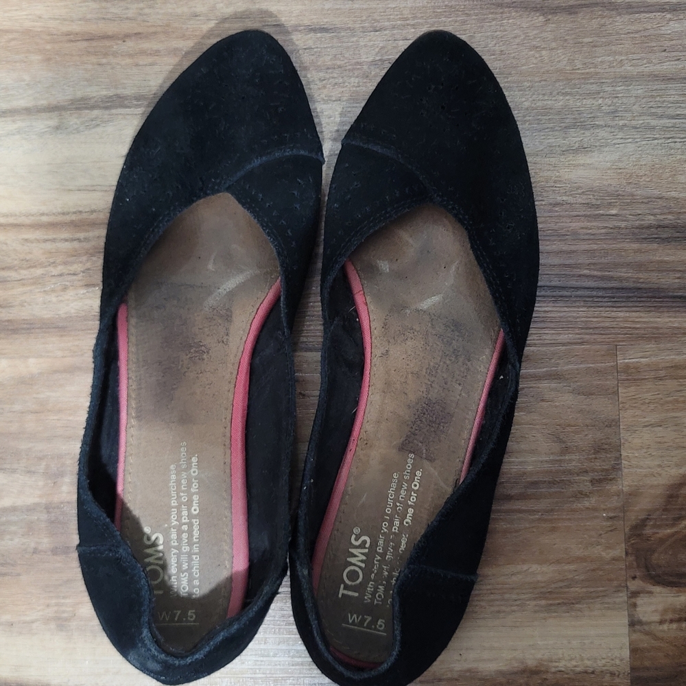 Toms black suede leather flats Sz 7.5 - Picture 1 of 5